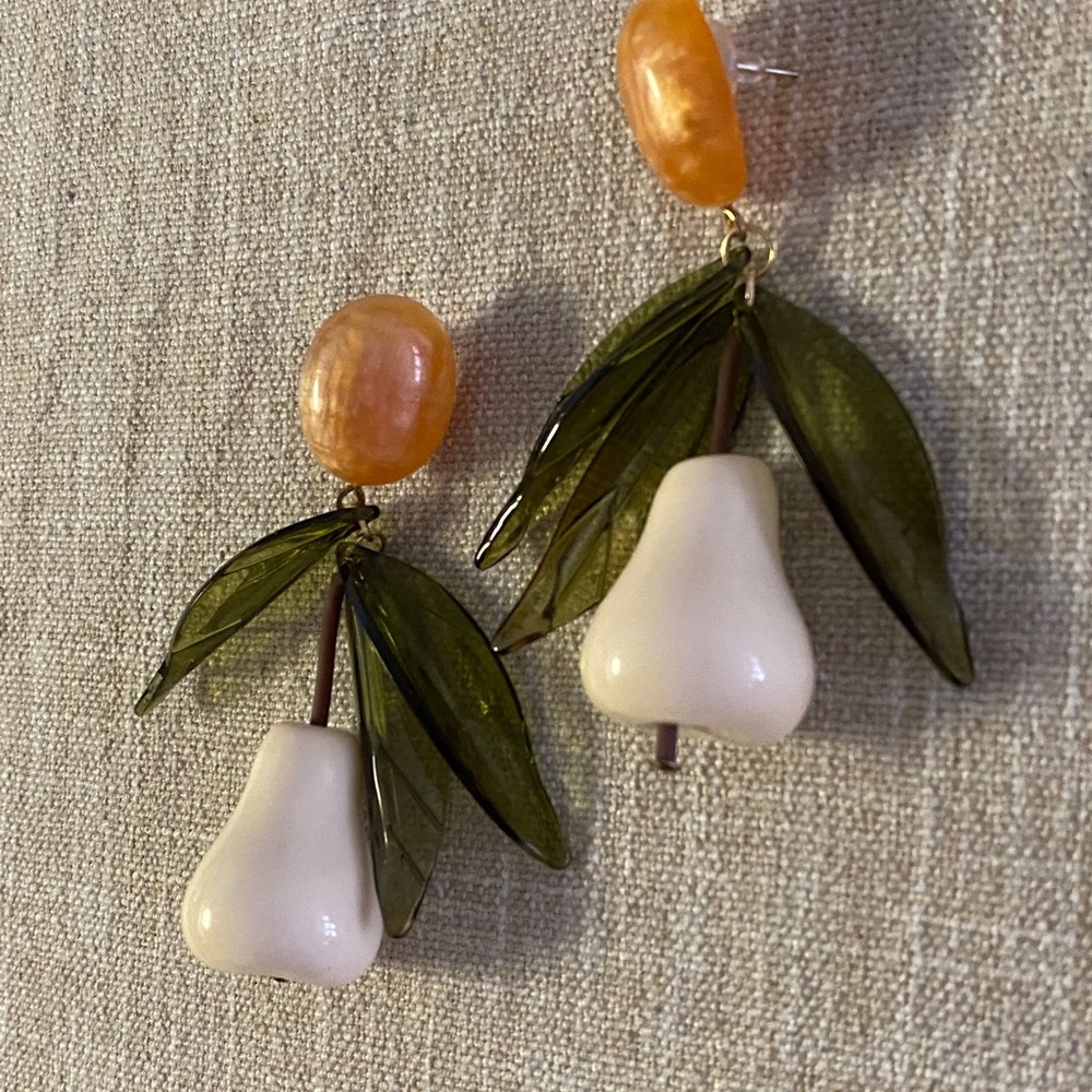 New pear shape earring